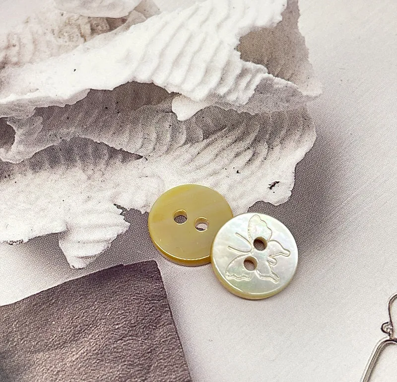 11.5mm Butterfly Tulip Pattern White Mabe Pearl Shell Buttons 40 Pack