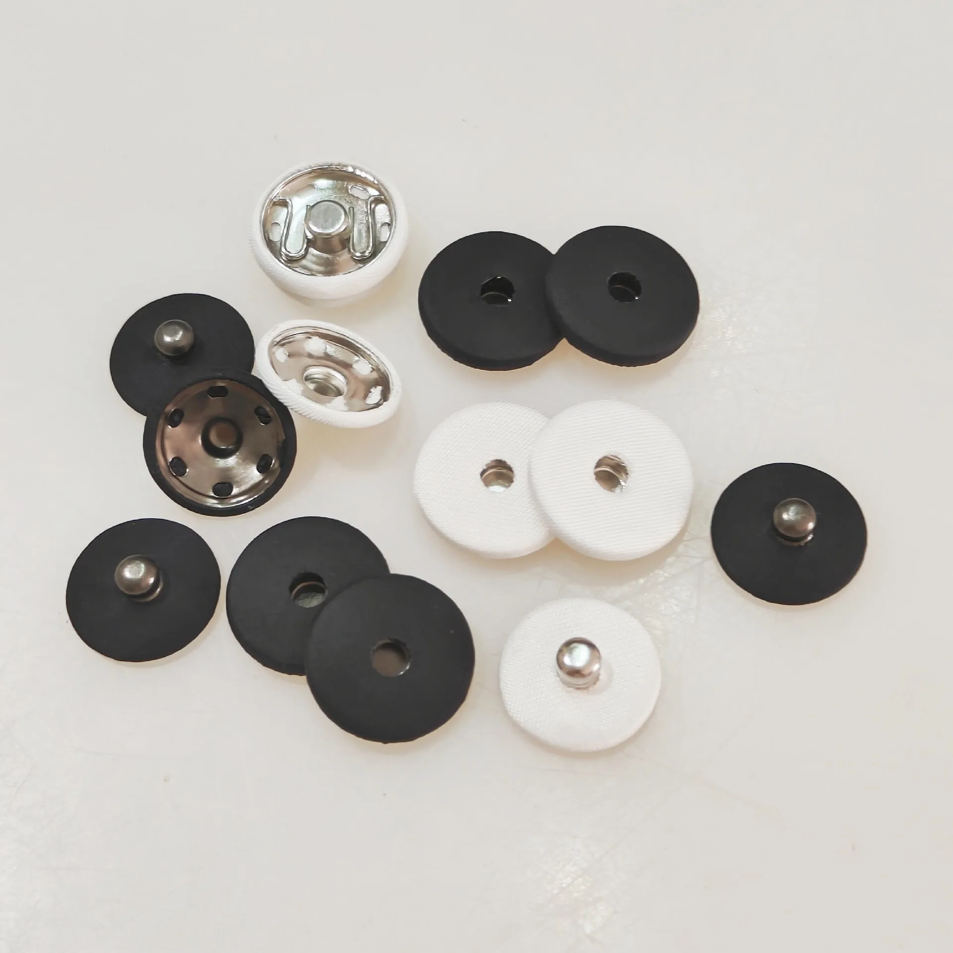 13-28mm White Black Fabric Covered Invisible Metal Snap Buttons 20pcs