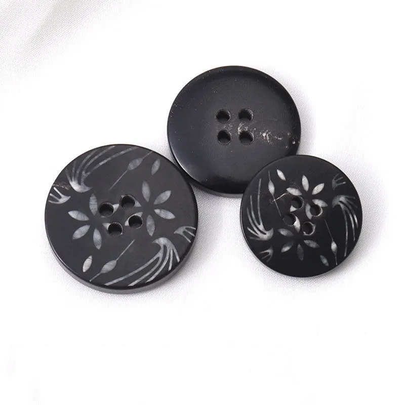 15 - 25mm Round 4 Hole Black Horn Buttons with White Flower Patterns 10pcs