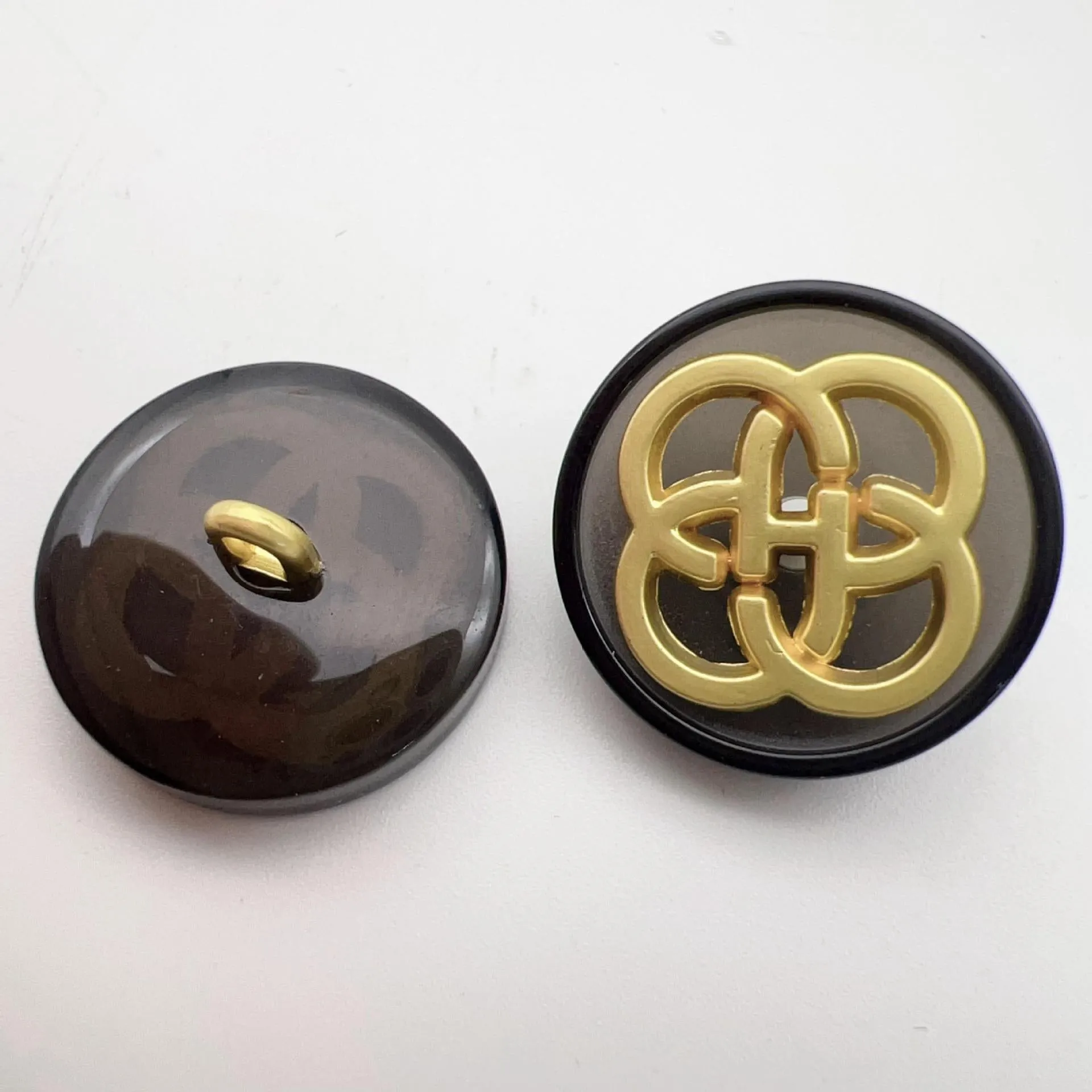 17.5mm Resin Chinese Four-Leaf Clover Shank Buttons 48 Pack(8 Styles)