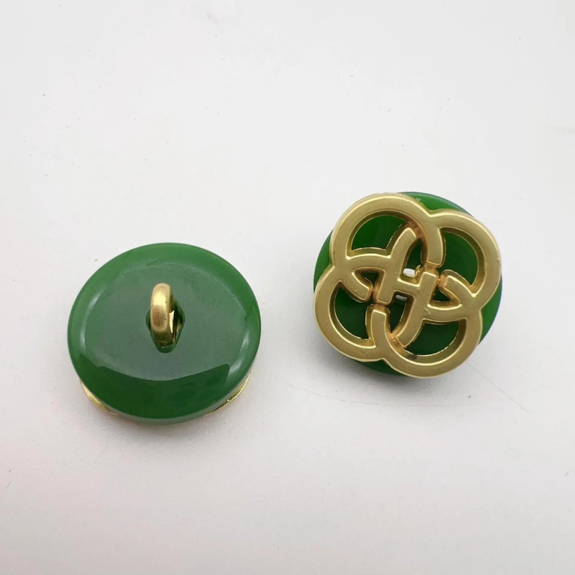 17.5mm Resin Chinese Four-Leaf Clover Shank Buttons 48 Pack(8 Styles)