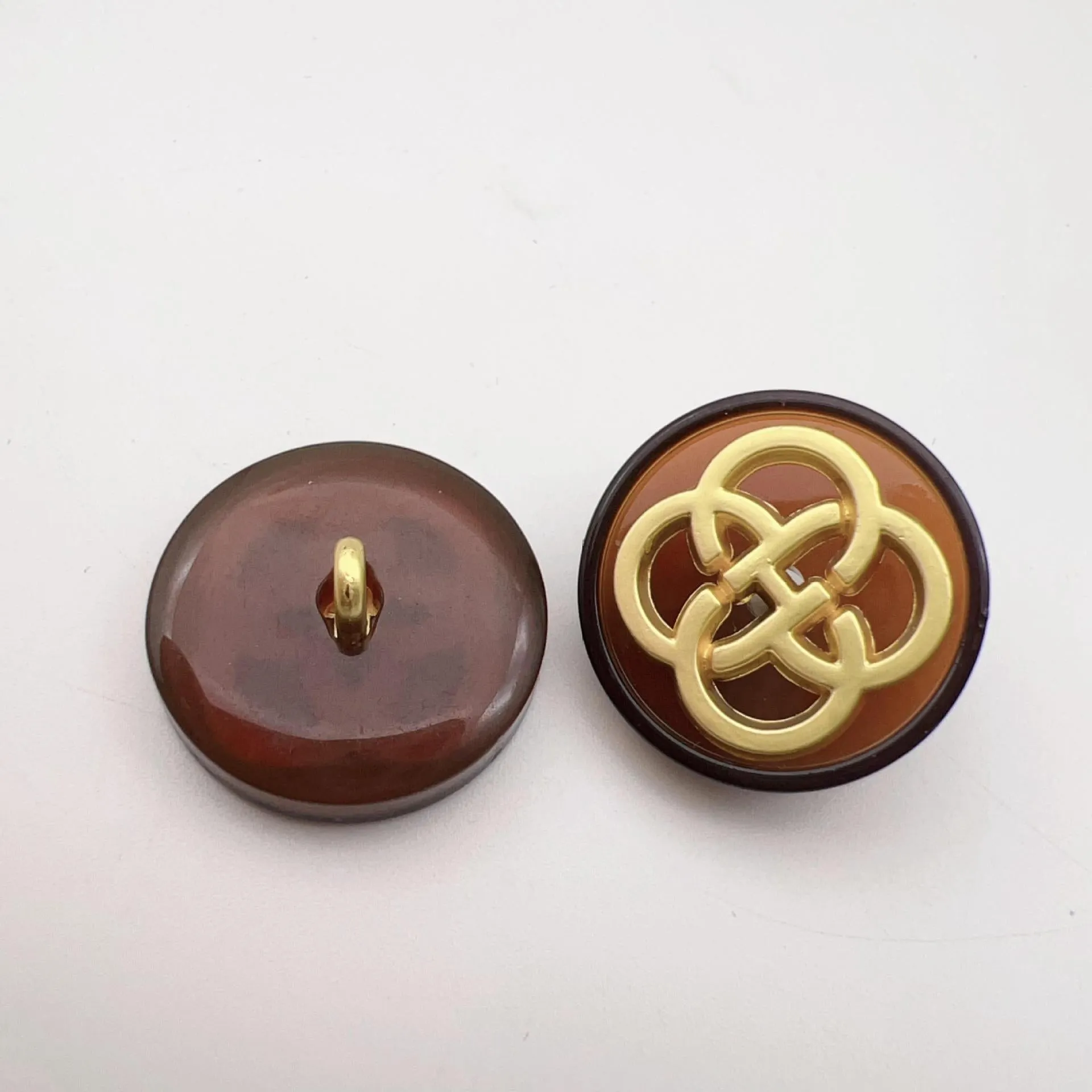 17.5mm Resin Chinese Four-Leaf Clover Shank Buttons 48 Pack(8 Styles)