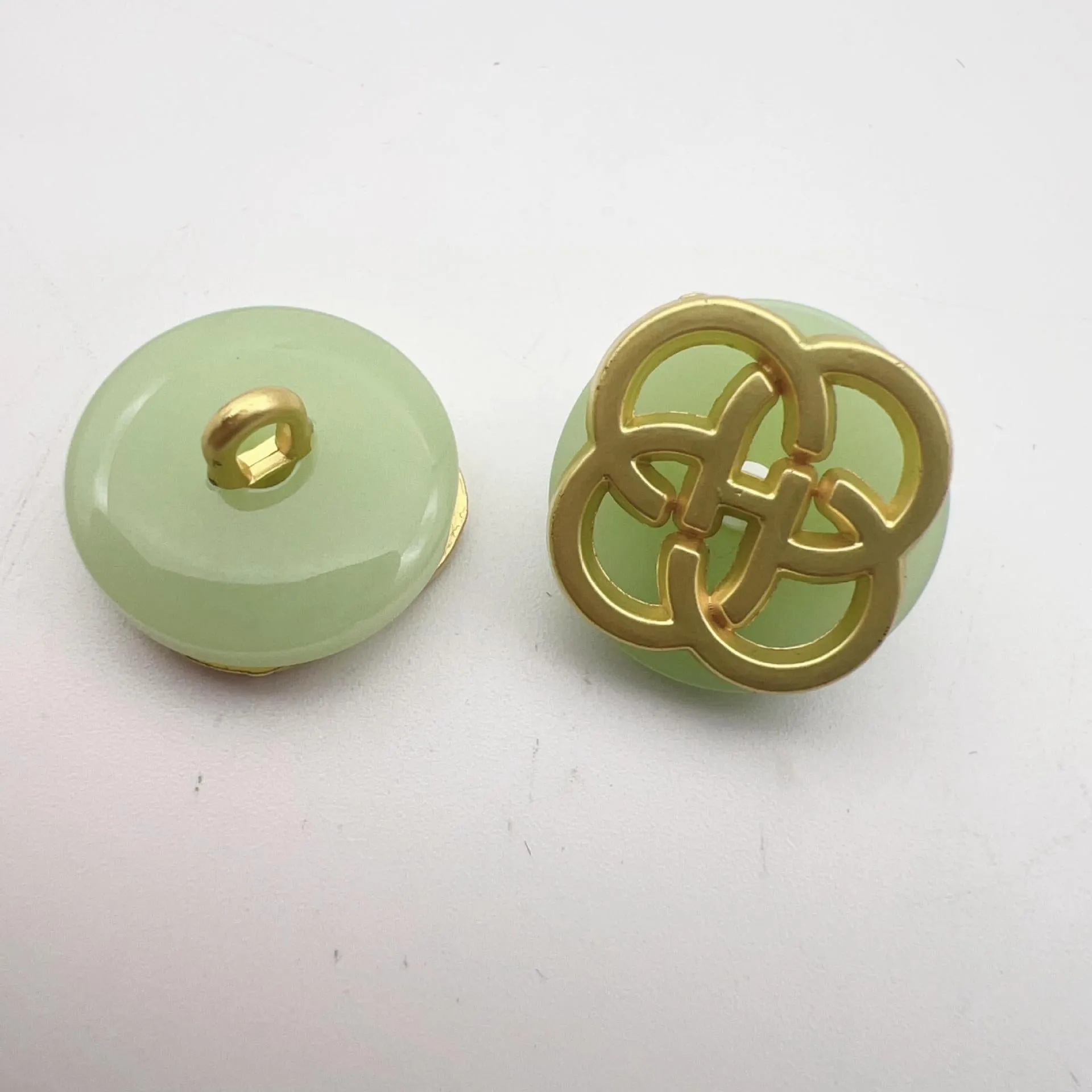 17.5mm Resin Chinese Four-Leaf Clover Shank Buttons 48 Pack(8 Styles)