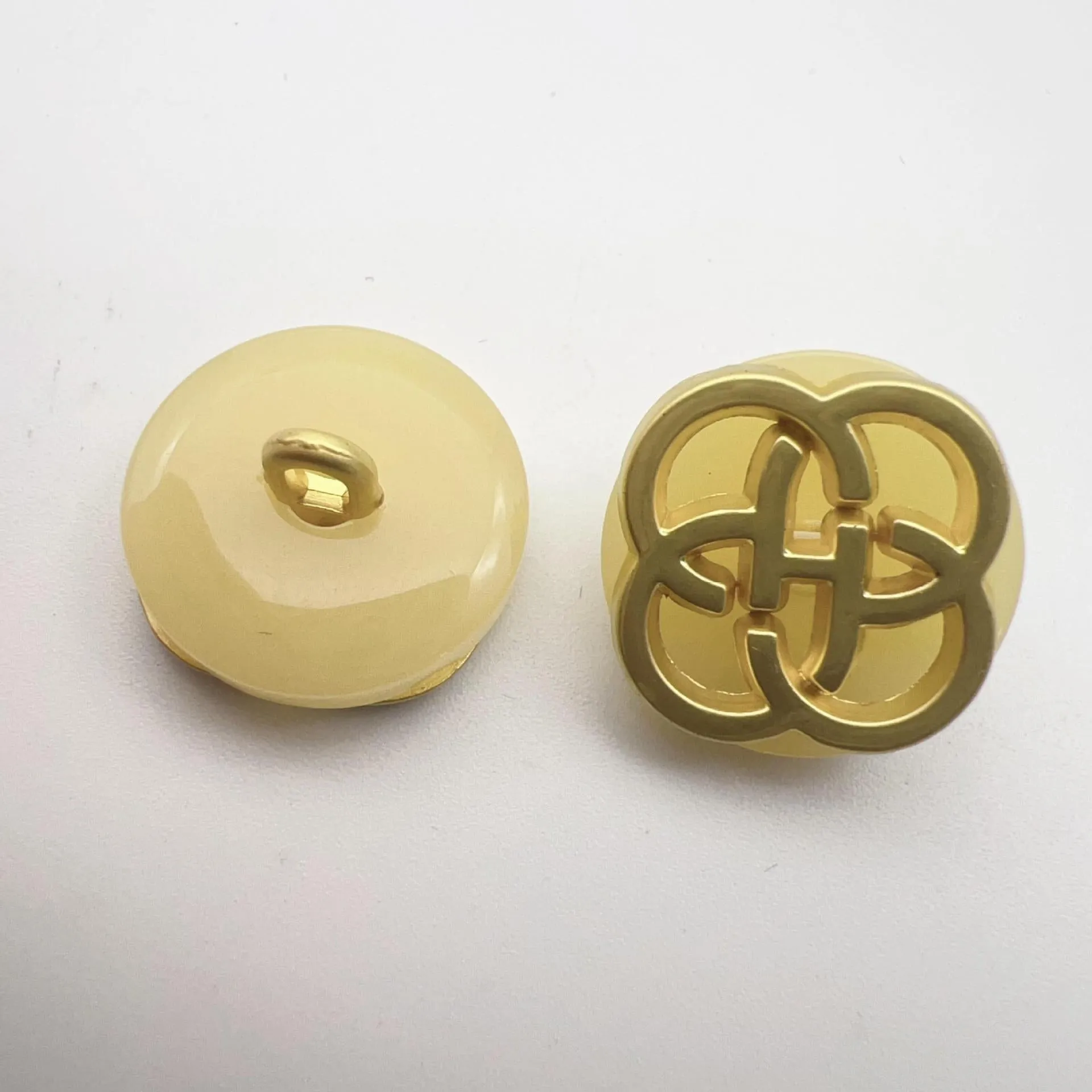 17.5mm Resin Chinese Four-Leaf Clover Shank Buttons 48 Pack(8 Styles)
