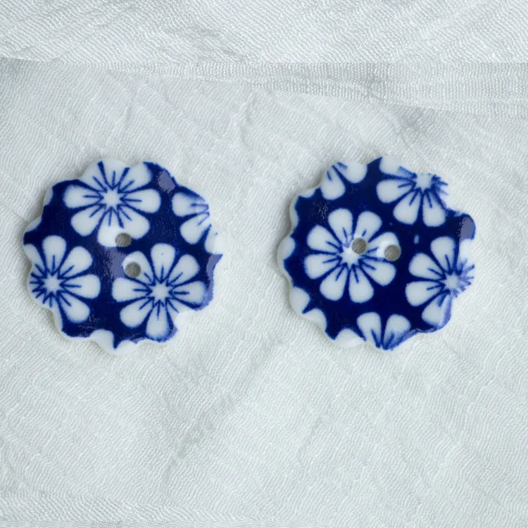 30mm 2-Hole Handmade DIY Ceramic Buttons Blue and White Flower Pattern 10pcs