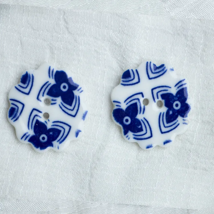 30mm 2-Hole Handmade DIY Ceramic Buttons Blue and White Flower Pattern 10pcs