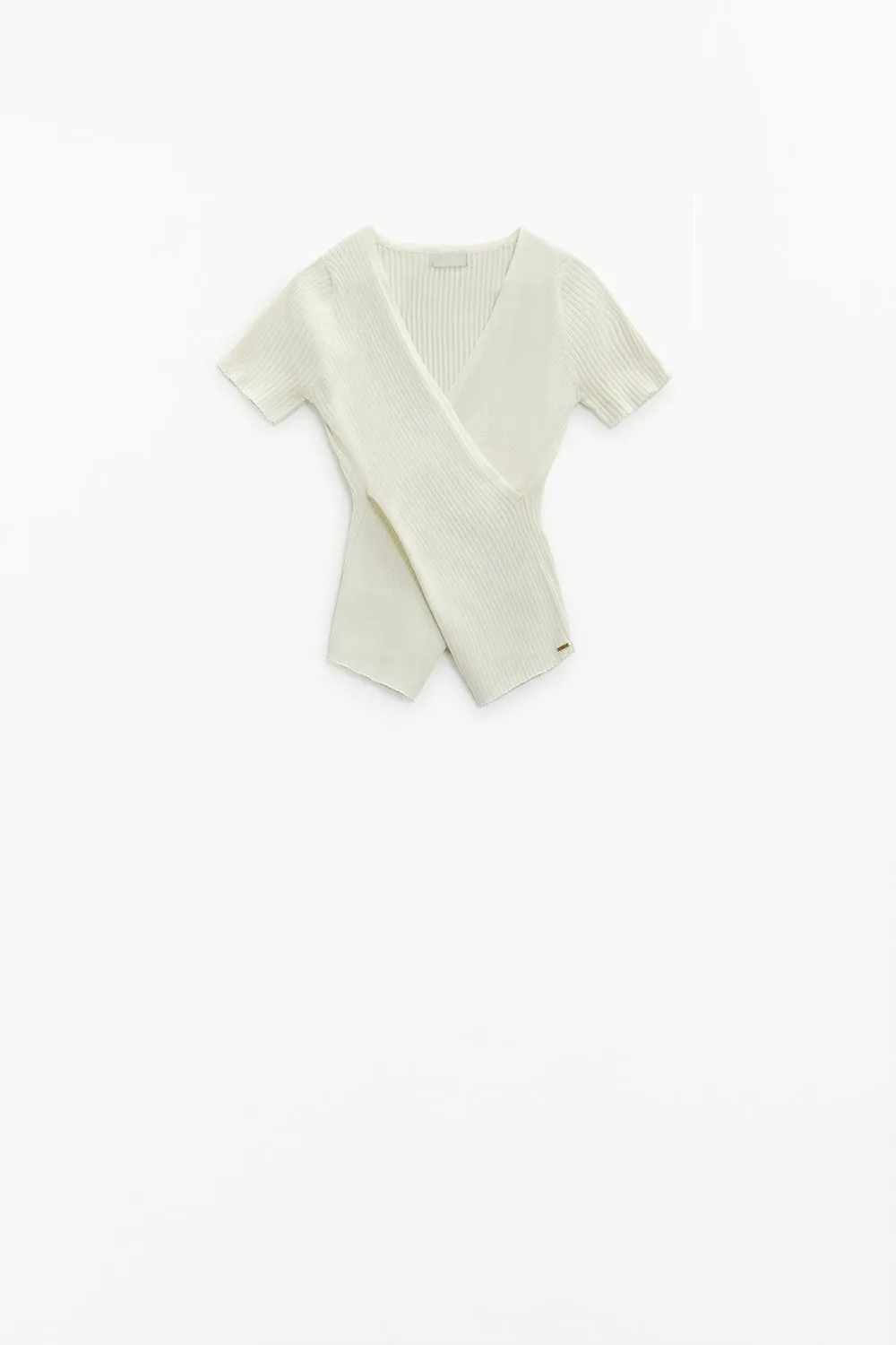 Cream t-shirt with crossed front and V-neck