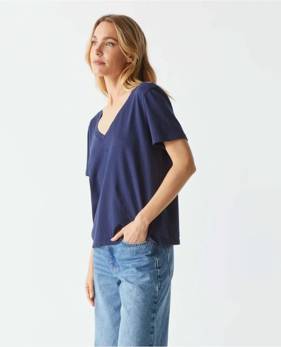 Daria Classic V-Neck Tee Nocturnal