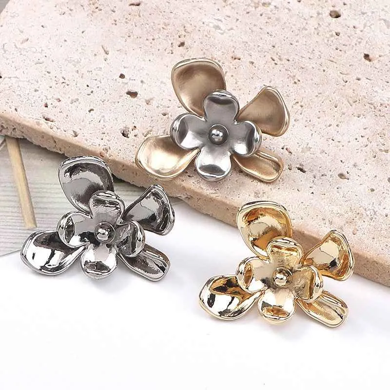Floral Metal Shank Buttons 30 Pack (3 Colors)