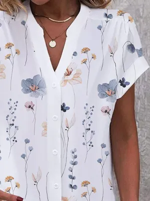 Linda - Loose, casual blouse with flowers and buttons