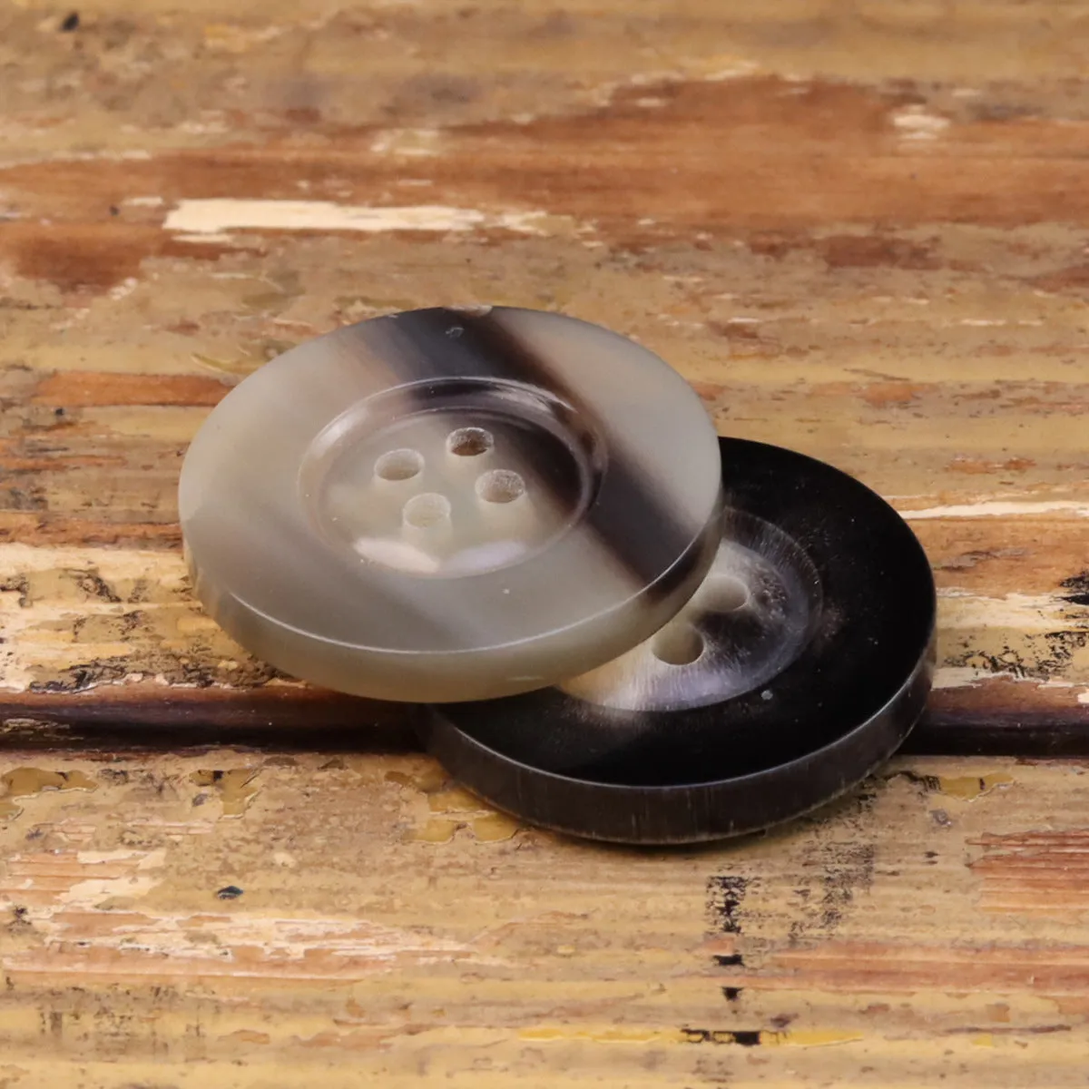 Off-White and Beige-Black Wide-Edged Yellow Cattle Horn Buttons 2pcs