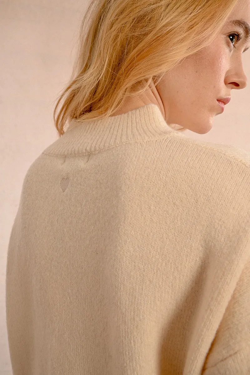 OVERSIZED AND ASYMMETRICAL SWEATER