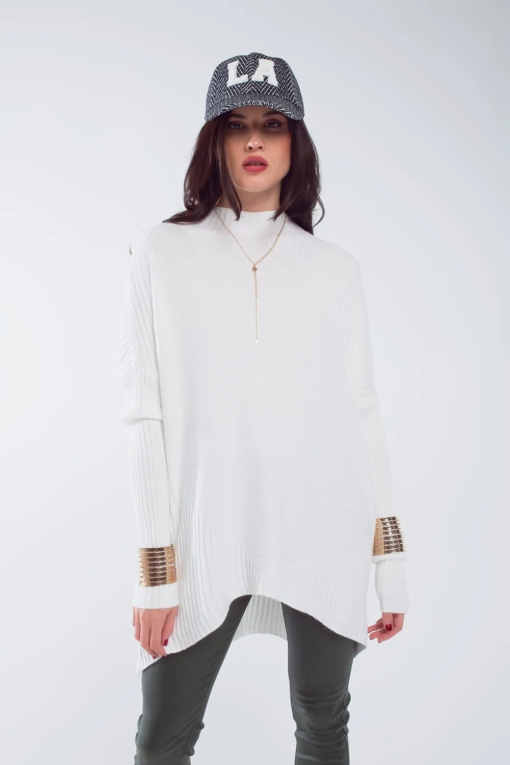 Oversized white sweater with stripes details