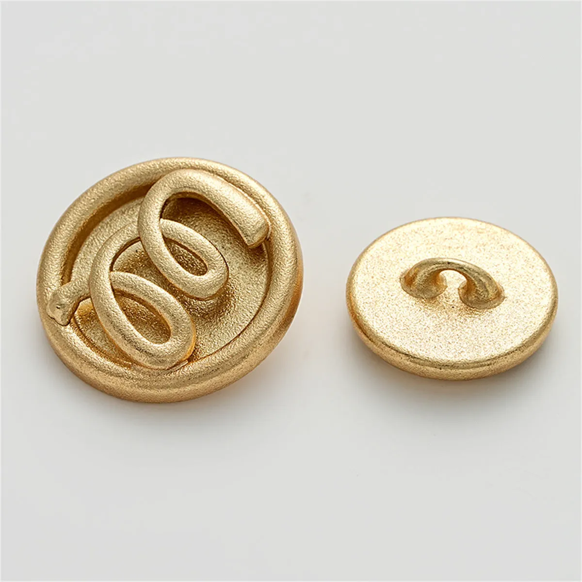 Sand Gold M Letter Three-Dimensional Relief Hollow Metal Button 5pcs