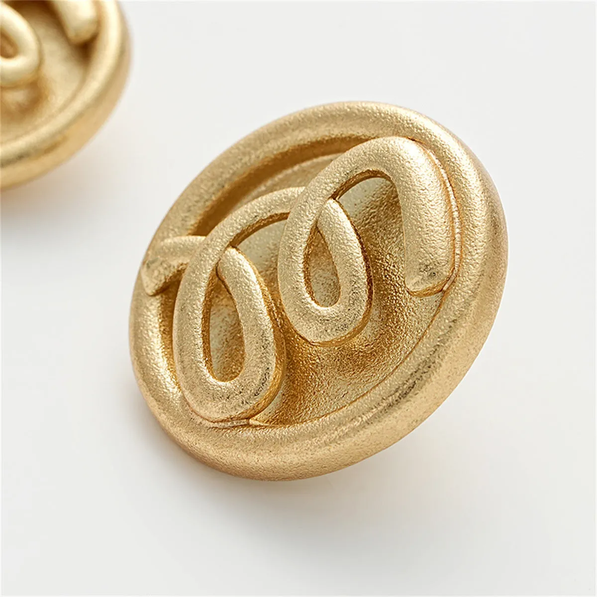 Sand Gold M Letter Three-Dimensional Relief Hollow Metal Button 5pcs