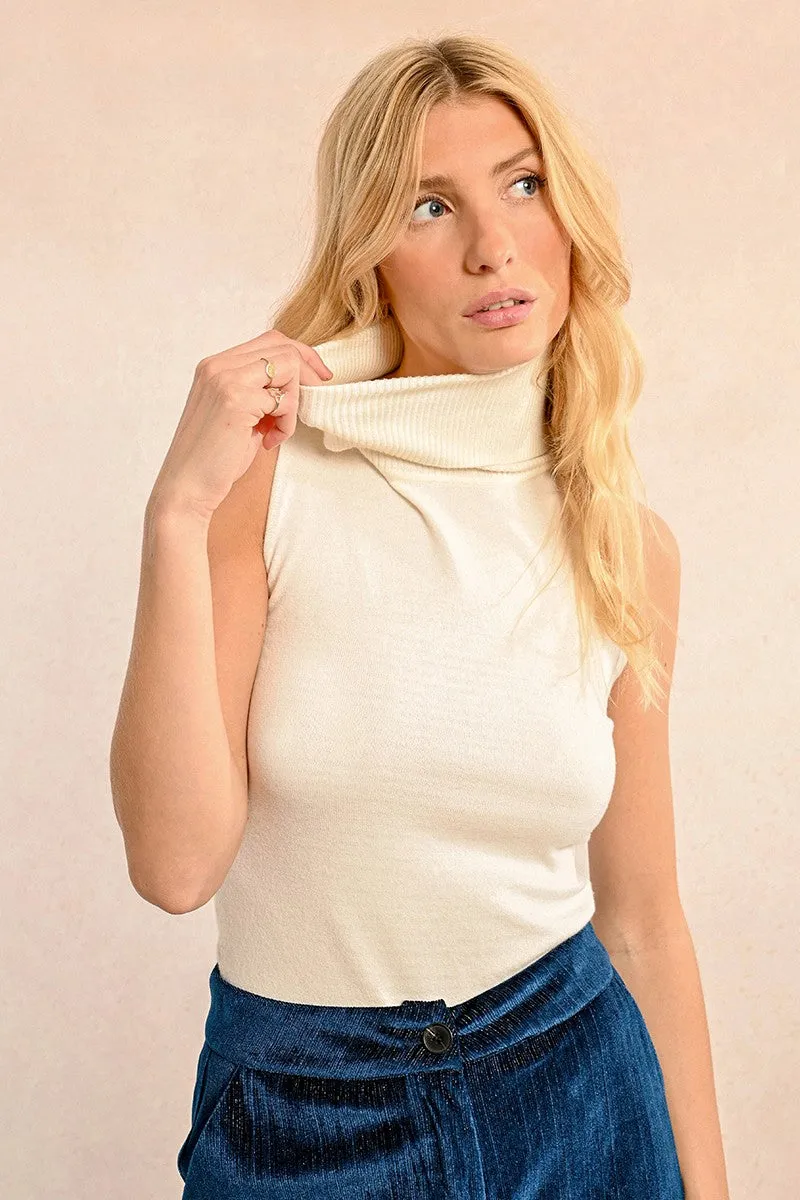 SLEEVELESS TURTLENECK SWEATER