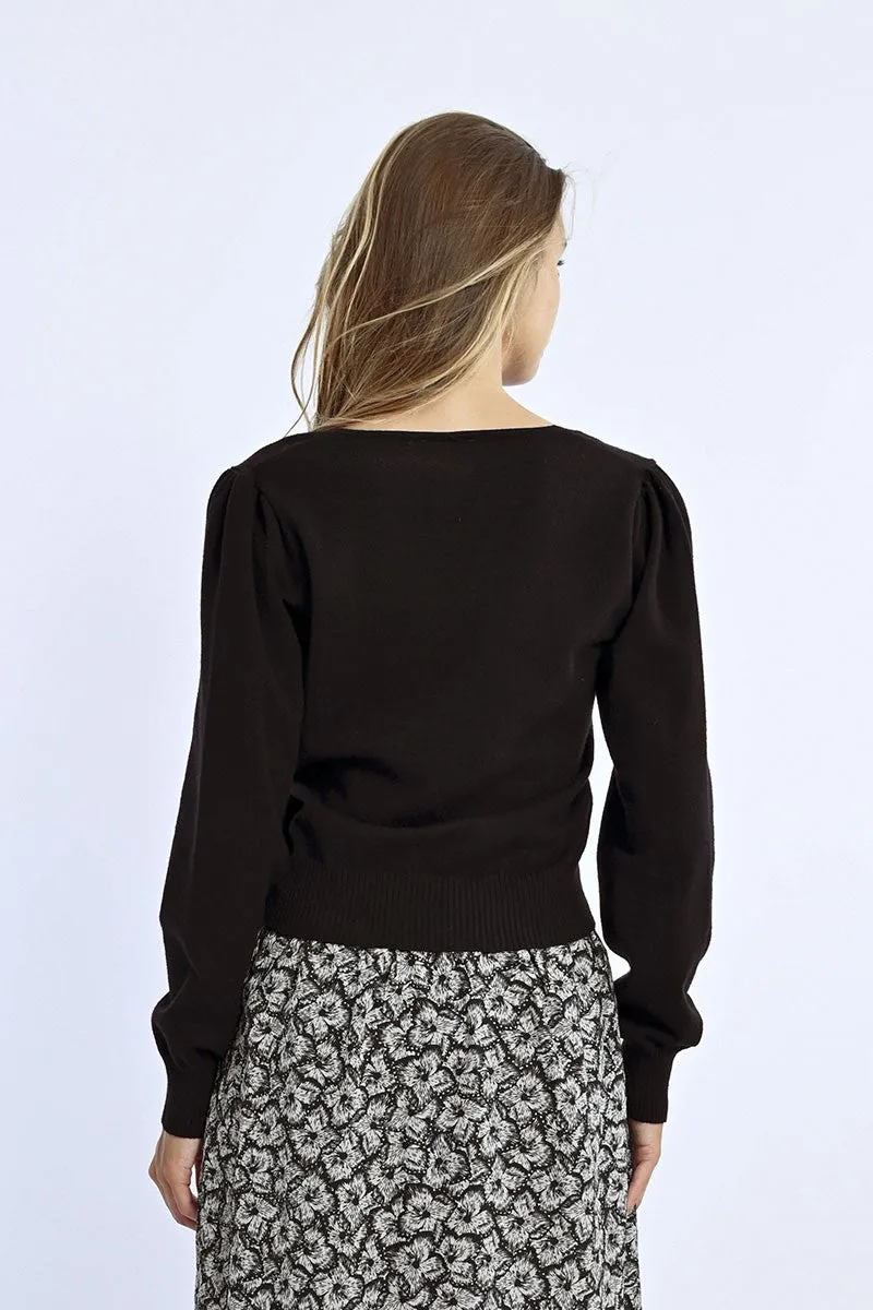 V-NECK SWEATER