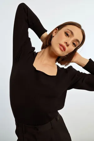 V-NECK SWEATER