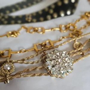 Vintage Gold rope chain belt with crystal flower centrerpiece
