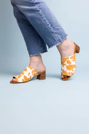 Women's Richwood Peeptoe Tan and White Cowhide Slide
