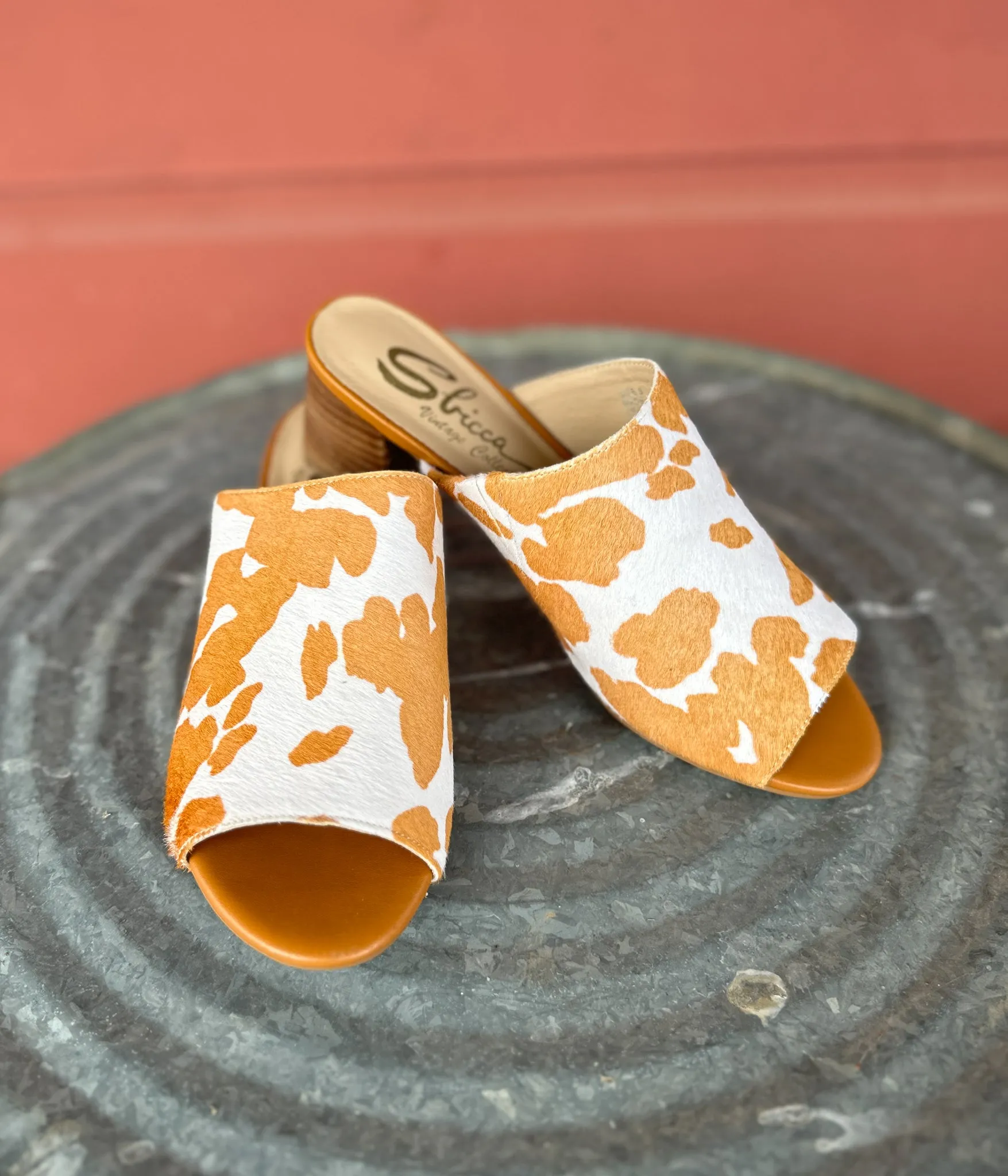 Women's Richwood Peeptoe Tan and White Cowhide Slide
